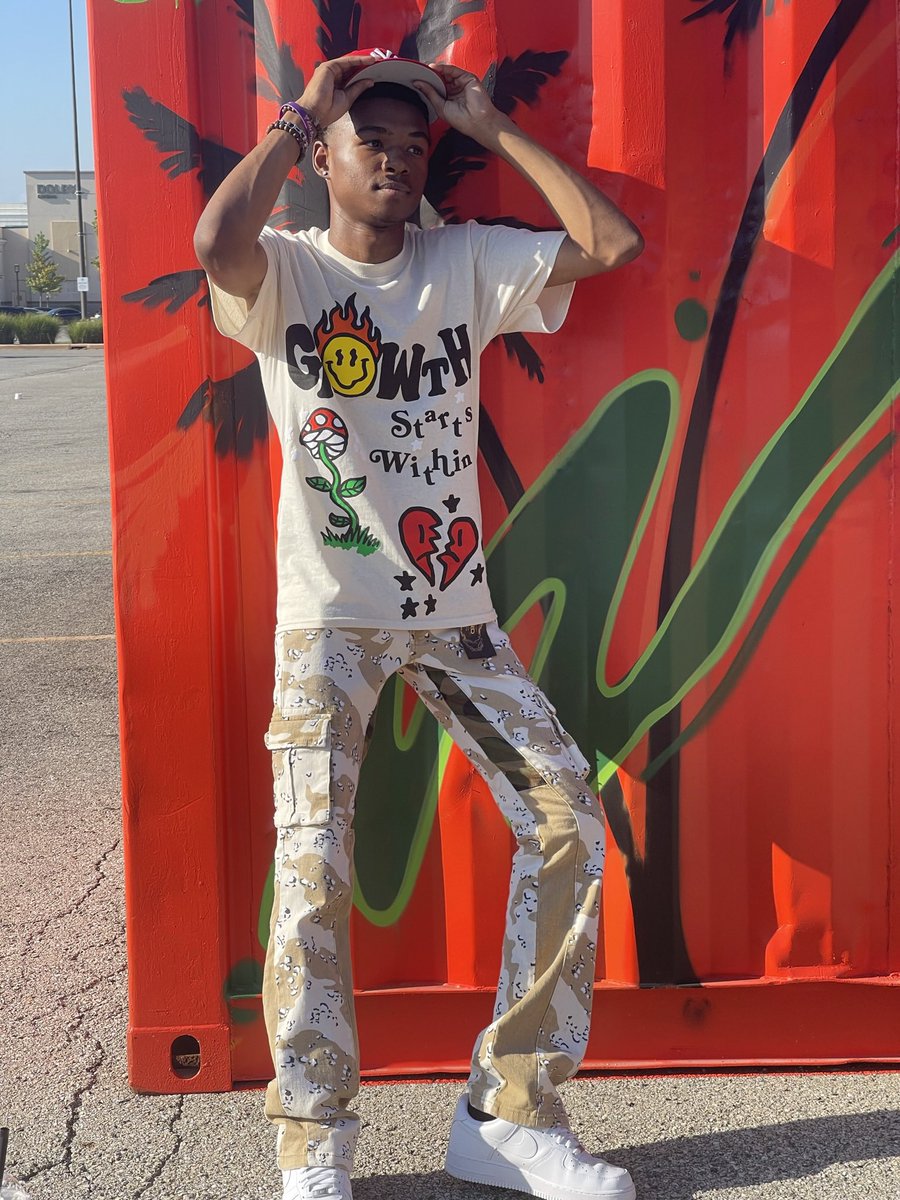 Retro 💫 tweet media