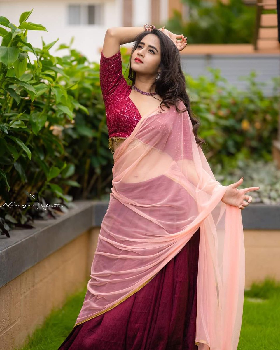 _NikiVibes's tweet photo. #DeepthiReddy
#Deepthisunaina https://t.co/IWLj3YjNN2