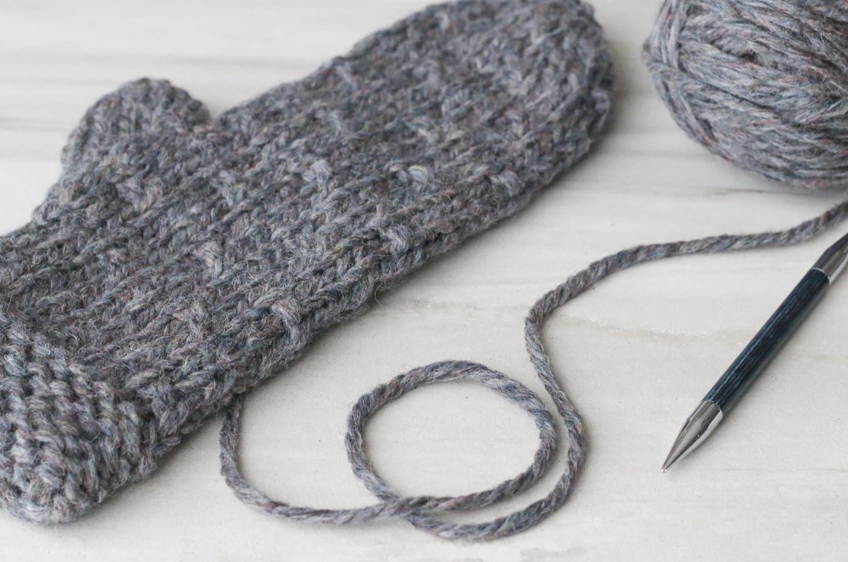 sweetpurls's tweet photo. Hand-knit mittens; ready for a walk in a winter wonderland. 
https://t.co/ZhCNFB0sq0

#knitting #wool #yarn #lanadeoveja #tejido https://t.co/PVbMwPQAjZ