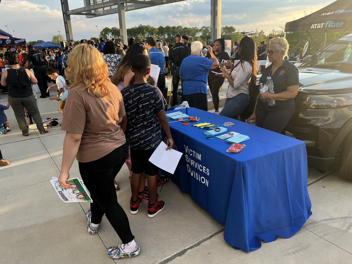 OscarHPD's tweet photo. Alief Pre-National Night Out https://t.co/YMvtbvUwEs