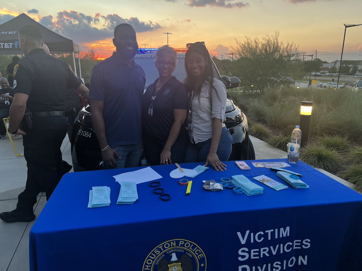 OscarHPD's tweet photo. Alief Pre-National Night Out https://t.co/YMvtbvUwEs
