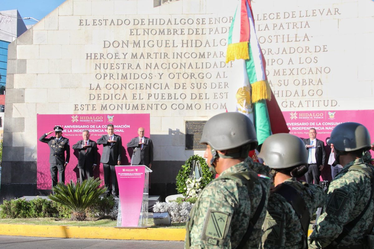 natycastrejonv's tweet photo. Con la muy honrosa representación del gobernador @juliomenchaca_, expreso su siempre amable y afectuoso saludo a quienes nos hemos reunido para conmemorar el 202° Aniversario de la Consumación de la Independencia de México. 
 
De ese acontecimiento, a la fecha, las y los mexicanos hemos enfrentado enormes desafíos, pues en tan sólo dos siglos debimos de constituirnos como una nación libre y democrática, que ha plasmado en sus leyes sus anhelos de libertad, justicia, paz e igualdad.

#PrimeroElPueblo 
#PrimeroLaEducación #NatyCastrejón