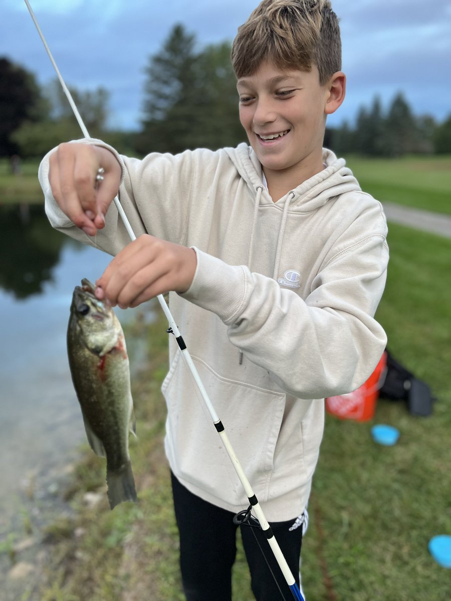 PTownfishing's tweet photo. Our anglers were eager to get back out fishing since school has started. Long weekends lead to extra fishing! @PCSDAthletics https://t.co/P65wx90TPs