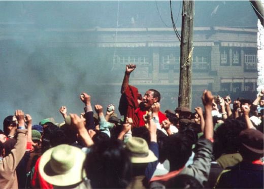 tibetnews1959's tweet photo. On this day, 27 September, 1987, 21 #monks from #Drepung Monastery in #Lhasa gathered in the streets, holding up the #Tibetannationalflag. The monks were later #arrested and #tortured for chanting slogans “Long Live His Holiness the #DalaiLama” and “#FreeTibet”. https://t.co/i9EOsYupJW