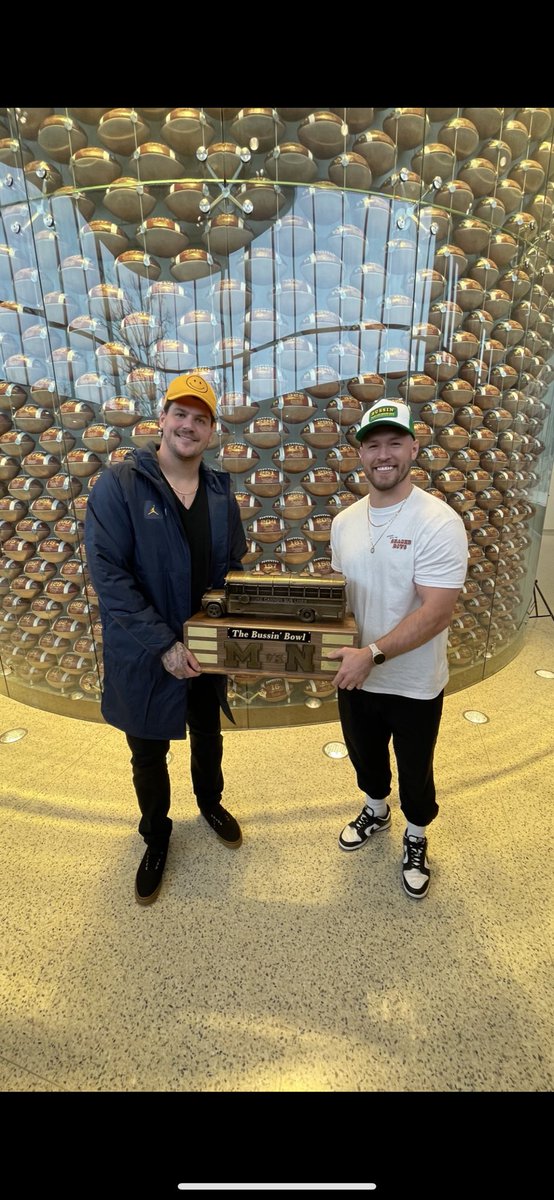 BussinWTB's tweet image. The Most Prestigious Trophy Game In College Football Is Only A Few Days Away

Who Will Be Taking Home The Hardware This Weekend? 

Like For @UMichFootball 
RT For @HuskerFootball