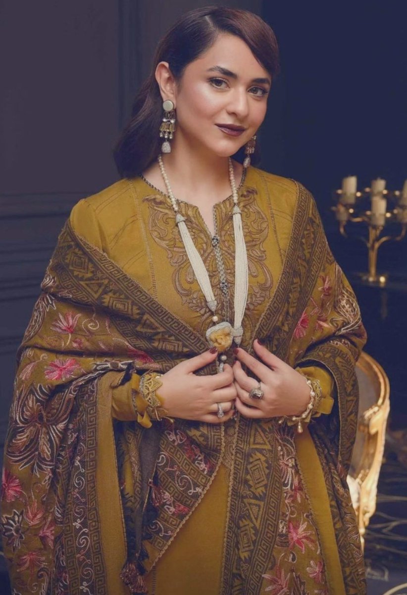 Moni_is_Moni's tweet photo. The moon &amp; the stars don’t glow as bright as your eyes, you are extremely beautiful 😍 

#YumnaZaidi https://t.co/ibTraq3g9R