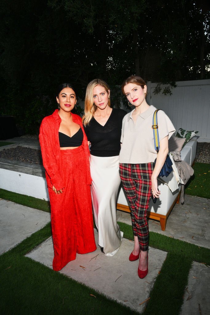 OurKendrick's tweet photo. 📸 | Anna Kendrick (@AnnaKendrick47) attends ‘September Letters’ Celebration, with Brittany Snow and Chrissie Fit. #4 
© Michael Buckner for Variety https://t.co/VzNYCkCRo2