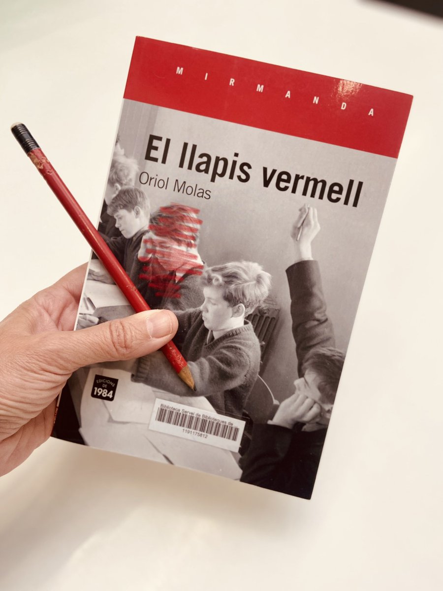 Dissabte, 30 de setembre a les 12 del migdia, comentarem el llibre “El llapis vermell” amb el seu autor, Oriol Molas i amb en Ramon Alabau. No hi falteu!! <a href="/MossenPistoles/">Oriol Molas</a> <a href="/bibgirona/">Servei Biblioteques</a> <a href="/Aj_Ripoll/">Ajuntament de Ripoll</a>