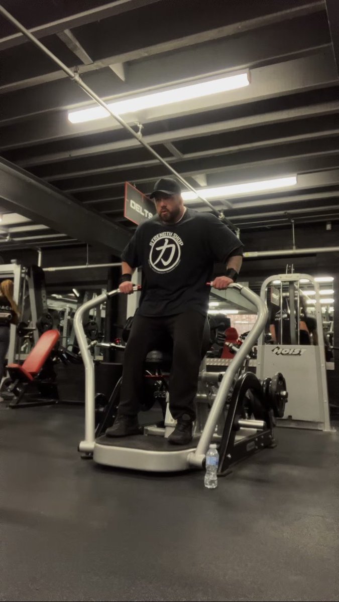 Nickyb_2284's tweet photo. #chestday https://t.co/TxSKEnESap