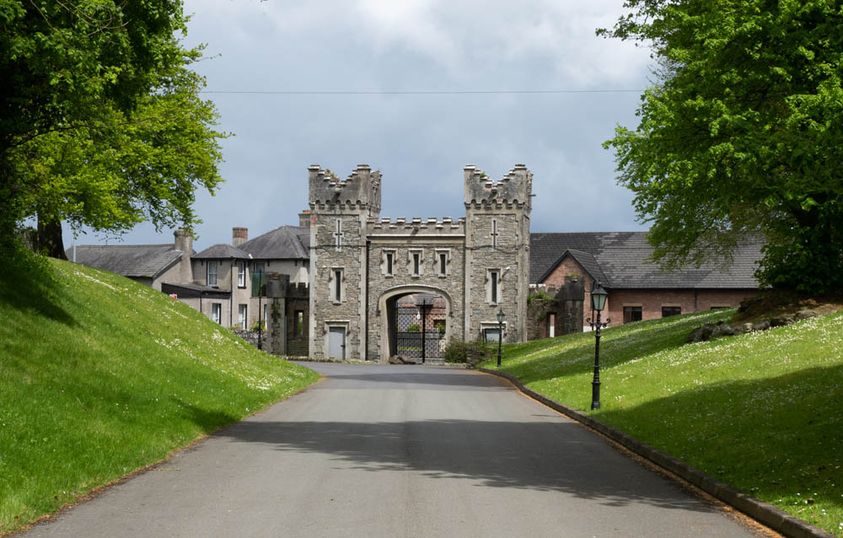 Bellingh4m's tweet photo. Luxury awaits!
The Stone Tower is a historic building located at the entrance of Bellingham Castle.
Once you pass the stone tower you drive through the Castle gates onto the picturesque driveway towards Bellingham Castle.
#castlegates #historiccastle #discoverbellingham https://t.co/557Qk4Xlv7