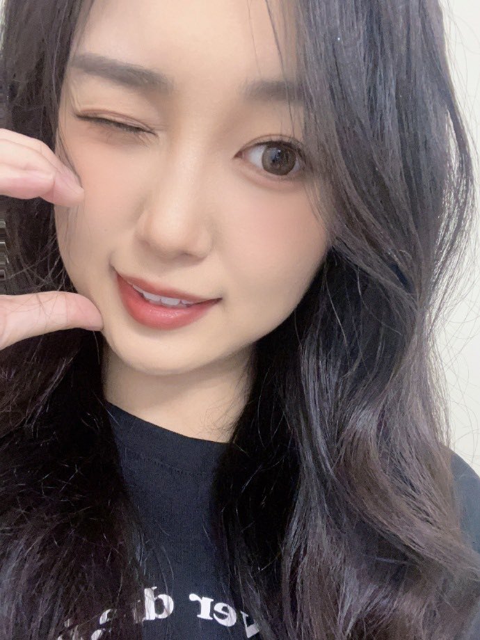 xiaoyi960429's tweet photo. 给老公们奉献脸照~ #人妻 #已婚 #少妇 #脸照 #射屏 #绿帽淫妻 #cum #bigcock https://t.co/mni1UqMImB