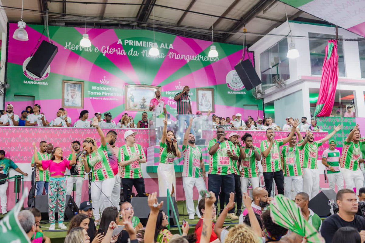 Karinah_Oficial's tweet photo. Depois de mais uma conquista, sábado tem mais #Samba17 na Quadra da @gresmangueira rumo à avenida no Carnaval 2024! Obrigada por todo apoio e carinho que vocês têm dado a cada apresentação na nossa escola do coração!! 💚💖 Avanteee
#Karinah #Mangueira #sambaenredo #carnaval2024 https://t.co/wvkmMIUmOQ