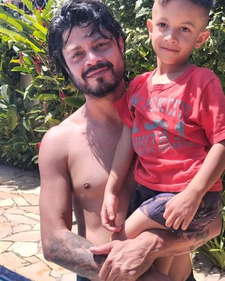lindomar3l's tweet photo. Outubro vem chegando e com ele a música FECHADÃO feat. CTS 🔥
Enquanto isso ouça o meu novo single A Vida Continua feat. Crônica Mendes (Link na Bio)
Foto: @lenipaci ♥️♥️♥️
3L
#lindomar3l @ryanlincolm #avidacontinua #rapnacional #hiphopreal https://t.co/hlvSEoBTBO