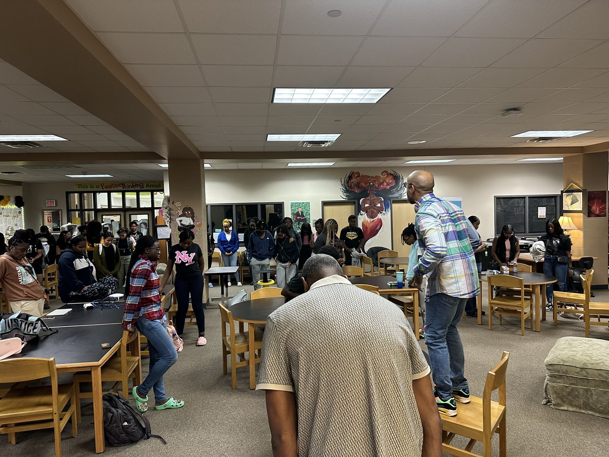 William Cumby (@willc27) on Twitter photo Praying on the run today!! <a href="/MHSbuff_library/">Marshall Library</a> - A great place to talk about the Good book!! Felt like zacheus in that chair 😇 Praying on the run today!! <a href="/MHSbuff_library/">Marshall Library</a> - A great place to talk about the Good book!! Felt like zacheus in that chair 😇
