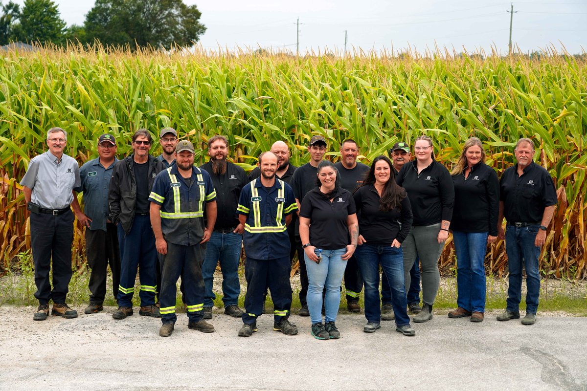 HuronTractorLtd's tweet photo. Our Huron Tractor Comber team is “out-standing” in their field…. literally 😉

And with fall harvest underway, your local Huron Tractor store is here to support you both in and out of the field. We’ve got your back. https://t.co/c6IIEu9aUz