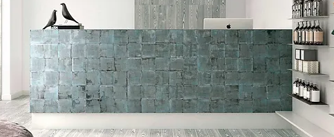 Burlington_Tile's tweet image. Stillness and luxury are effortlessly blended together in the rustic beauty of this Nakama blue tile 💙 #InteriorDesign #TileIdeas #DallasDesign pin.it/fv8psq7 via @pinterest