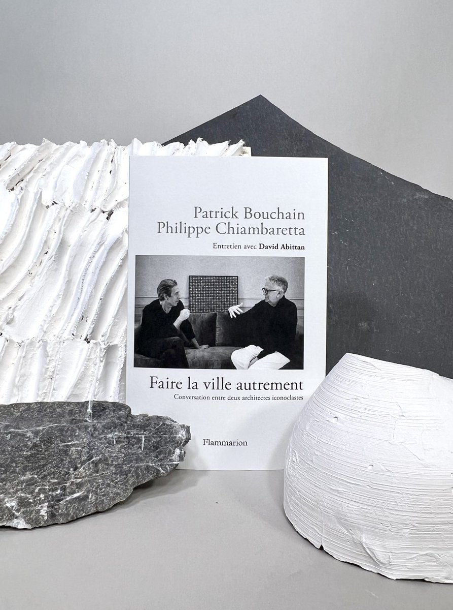 PCA-STREAM (@pcastream) on Twitter photo Dans "Faire la Ville Autrement", les architectes <a href="/PatrickBouchain/">Patrick Bouchain</a> et Philippe Chiambaretta offrent une réflexion sur la nécessaire réinvention des pratiques architecturales.
Un livre publié aux <a href="/Ed_Flammarion/">Editions Flammarion</a> à découvrir dès daujourd’hui en librairie !
👉 lnkd.in/eTYfbJce Dans "Faire la Ville Autrement", les architectes <a href="/PatrickBouchain/">Patrick Bouchain</a> et Philippe Chiambaretta offrent une réflexion sur la nécessaire réinvention des pratiques architecturales.
Un livre publié aux <a href="/Ed_Flammarion/">Editions Flammarion</a> à découvrir dès daujourd’hui en librairie !
👉 lnkd.in/eTYfbJce