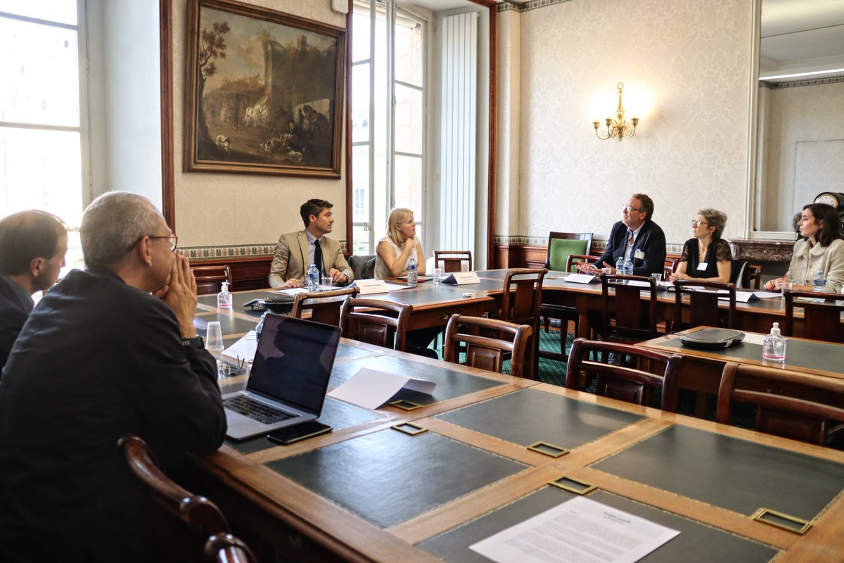 AurelienPradie's tweet photo. La prévention et la prise en charge de la santé mentale est une urgence pour notre pays.

Avec @JustineGruet, nous avons réuni plusieurs experts et professionnels pour échanger sur l’état de la psychiatrie.

Nous porterons des propositions d’envergure pour rebâtir ce secteur. https://t.co/XMPofP5m6q