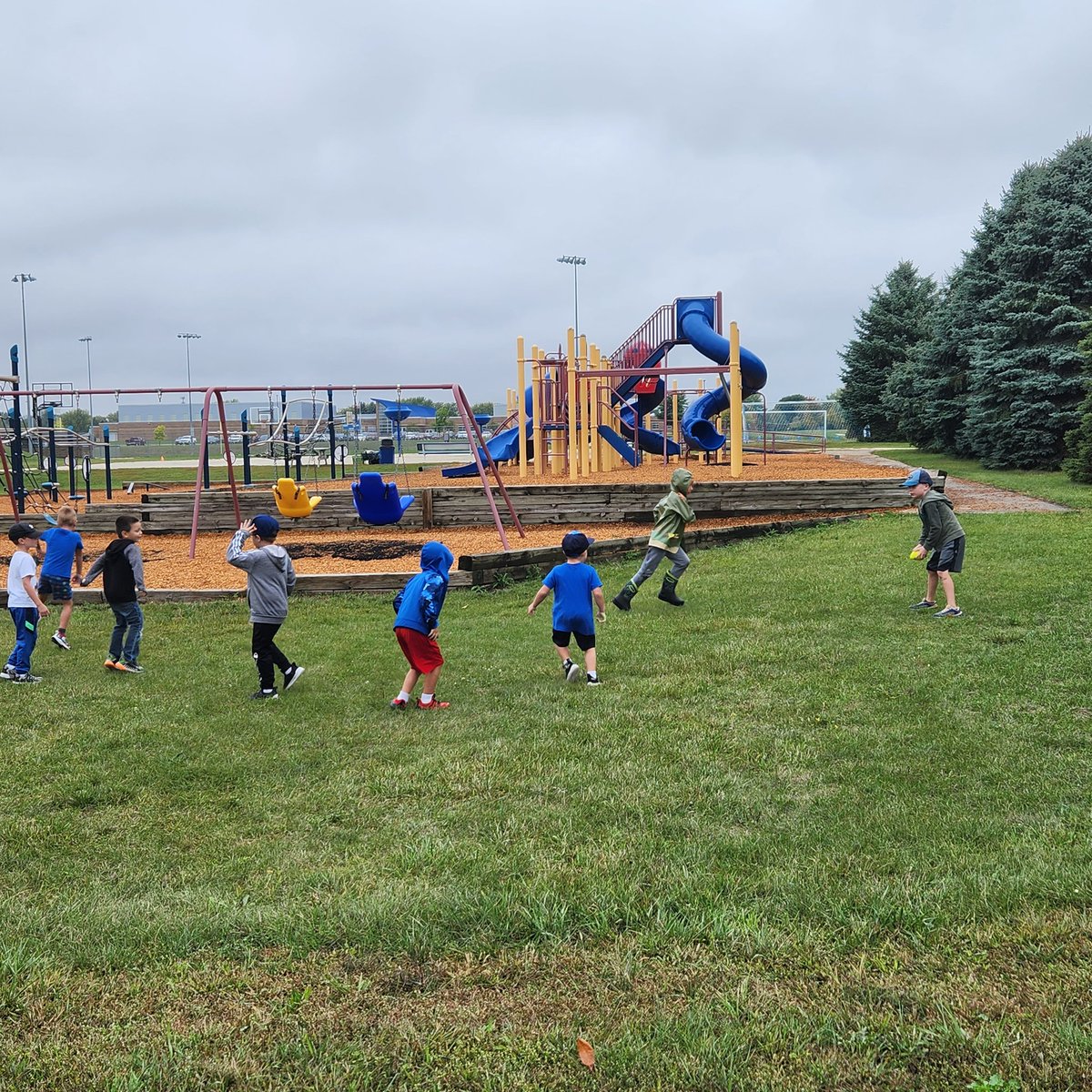 DegroodMegan's tweet photo. Outside Movement Stations
#WildernessWednesday #NBK #playislearning #kindkinders #learningconnections https://t.co/oS5At4ocrr