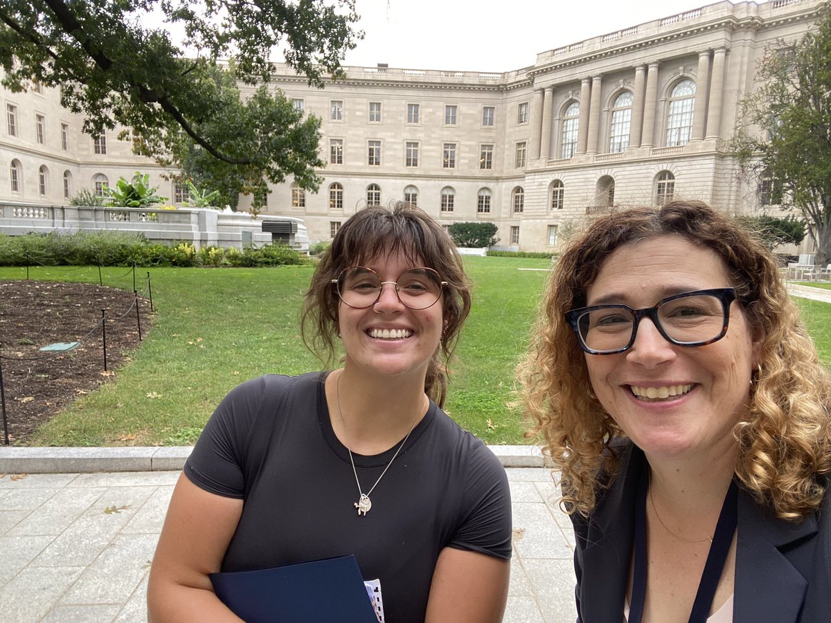 Thank you @SenFettermanPA and @SenatorCasey for meeting to discuss why we need transparency and reform, and why PA needs a National STEP therapy bill for quicker access to medications for our patients. @ACRheum #Act4Arthritis #congresscourtyardmeeting