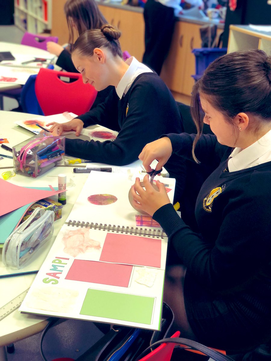 MissPPearson's tweet photo. Yr10 Art & Textile’s are on 🔥 Stunning mono prints done with Mr. Haigh & books are coming along beautifully 😍 Always such a creative vibe in this classroom @MaestegSchool #Texiles #Art https://t.co/UhAqqbpX8x