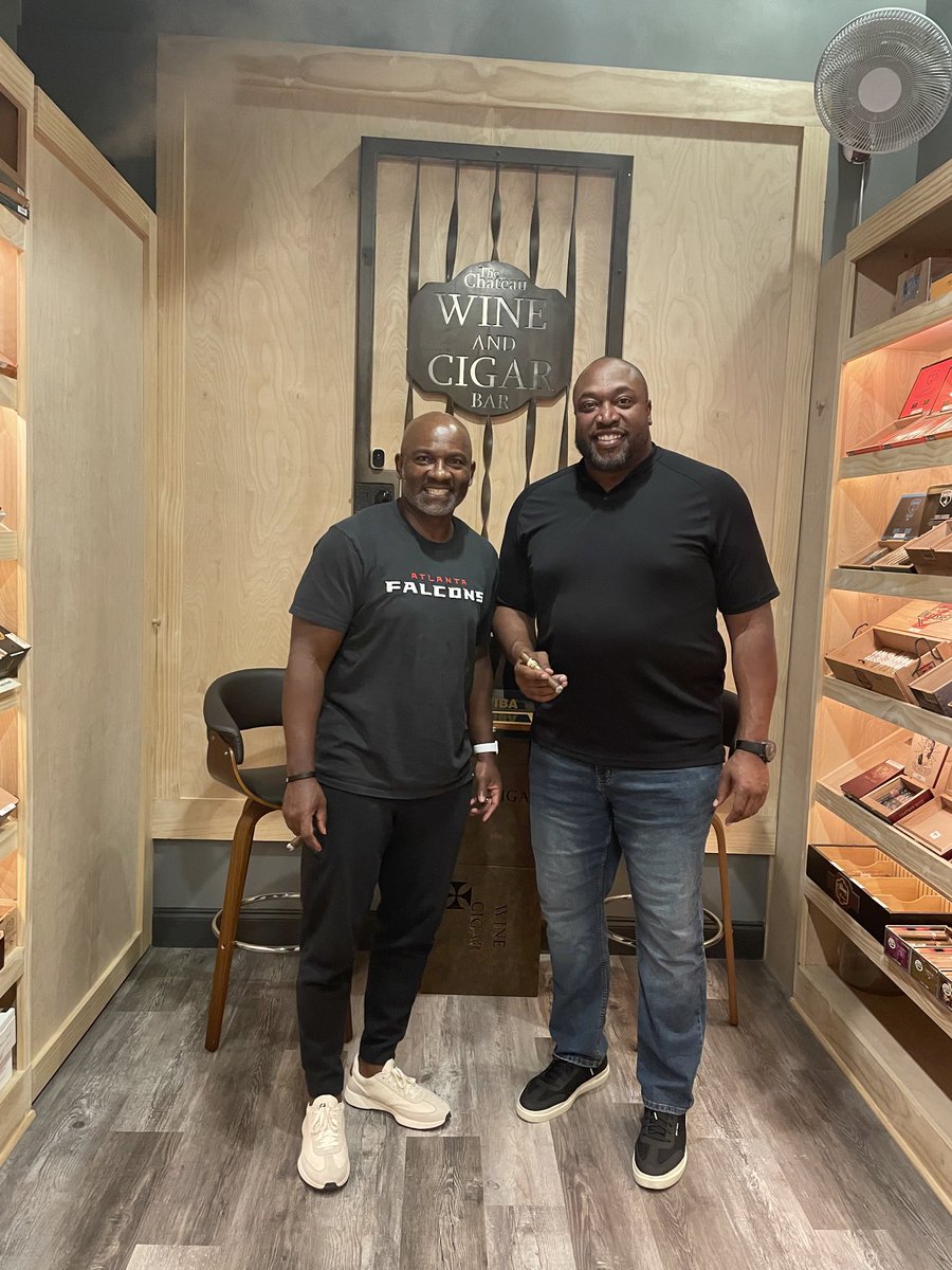 coachmathis81's tweet photo. MNF is special ⁦@Chateaucigar⁩! Thank you to Legend guest ⁦@Alge_Crumpler⁩! https://t.co/RYAS3tSy9N