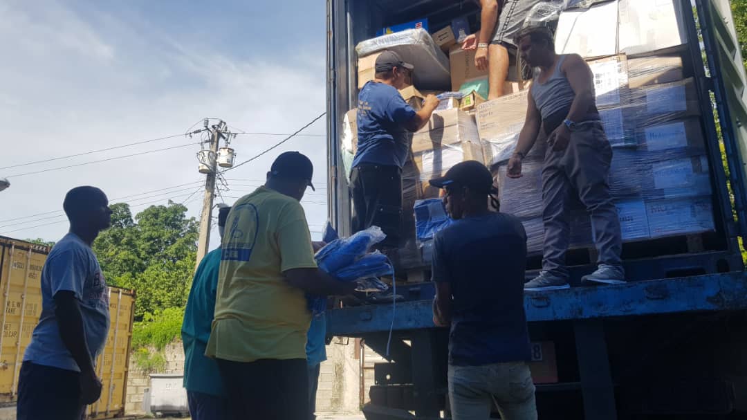 Este lunes, llegó el PRIMER CONTENEDOR A CUBA a manos de nuestros hermanos. David Bianchi agrega que "Ha llegado íntegro a nuestras iglesias hermanas, y será repartido por ellos directamente" ¡Gloria a Dios!🙌
