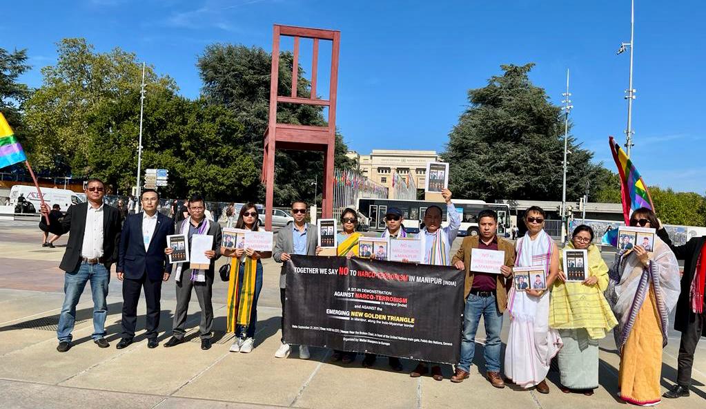 Huirasin's tweet photo. HALLA BOL..
#Justice4LinthoiAndHemanjit
#GenevaWithManipur 
#ManipurAgainstNarcoTerrorism
@UNSRVAW
@MichaelFakhri
@NazilaGhanea 
@MaryLawlorhrds https://t.co/bCiSwjbU7f