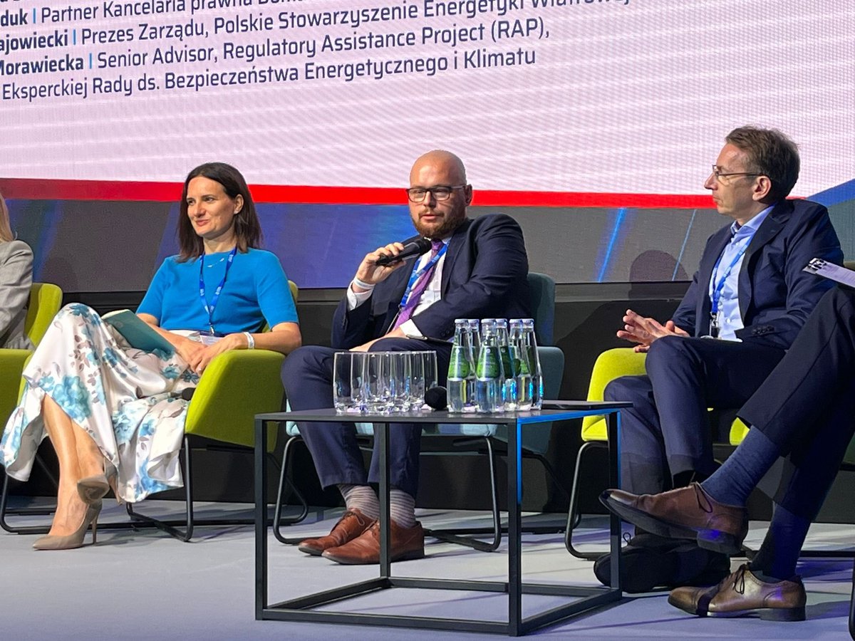 - Polska ma plan na onshore. Kierunek został wyznaczony za pomocą Polityki Energetycznej Polski do 2040 roku, według której energetyka wiatrowa będzie ważnym elementem miksu energetycznego. Chcemy uruchomić 20GW do 2030 roku, 38GW do 2040 roku i do tego czasu łączna moc