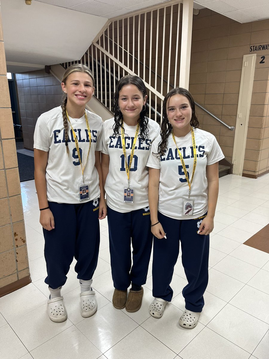 We’re also seeing double (and triple)! So many twins showing off their school spirit for homecoming celebrations this week! 💙💛