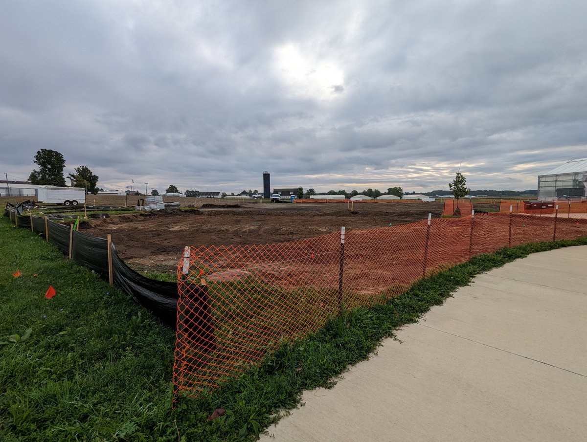 CABBIbio's tweet photo. CABBI and the @UofIllinois broke ground today on a state-of-the-art greenhouse in the @UIResearchPark! 🙌🌱

It will support innovative research exploring how plants and microbes interact and affect the sustainability of #bioenergy crops. (1/2)

➡️ https://t.co/0csSYO1OeF https://t.co/XK0qI4xXJD
