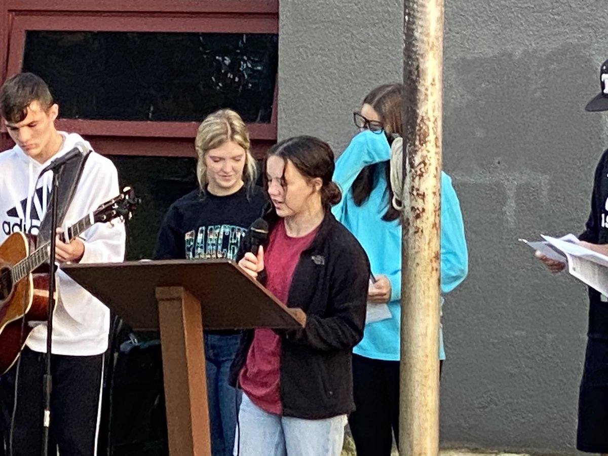 FCATCHS's tweet photo. Great day to be a Wildcat- and worship Jesus at See You At The Pole #SYATP #WakeUpForJesus https://t.co/ql8EY2V2qt