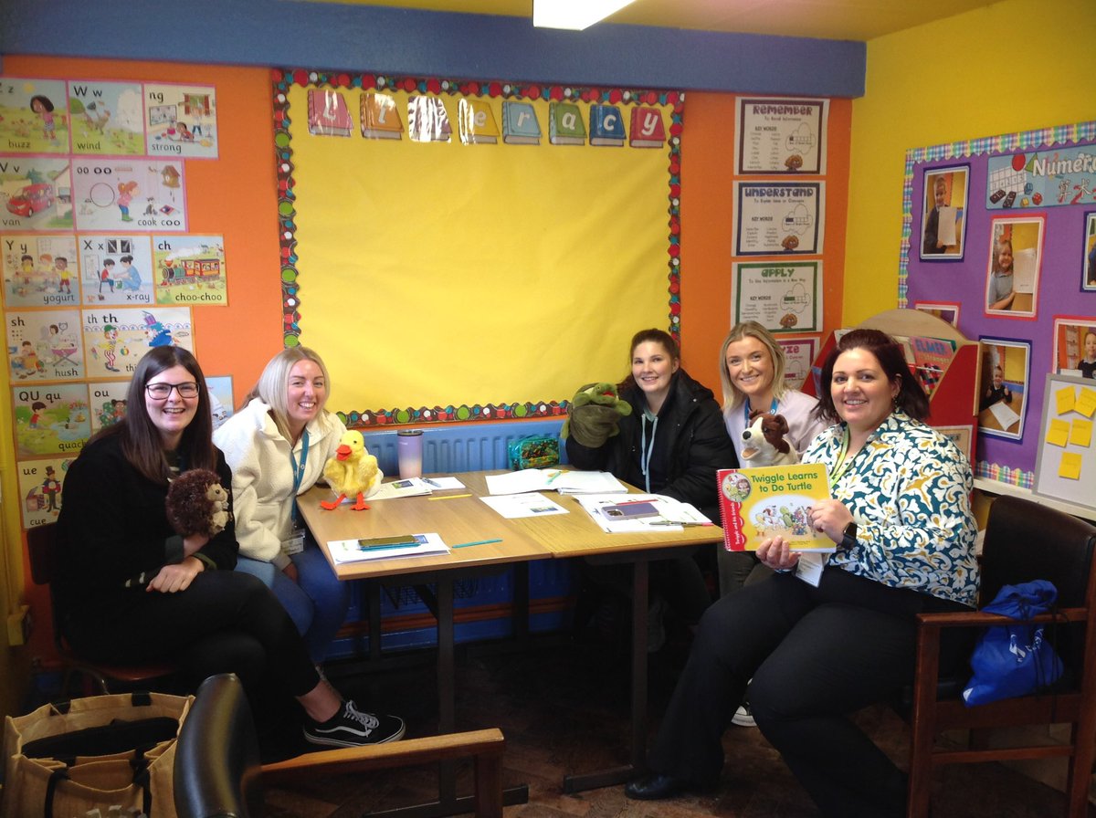 A great training today with our @BarnardosNI trainer @lindsay_mcs and a super enthusiastic group of P1-4 teachers at Carrickfergus Central Integrated Primary School.

We can’t wait to continue to support you with the implementation of SEL and #UKPATHS