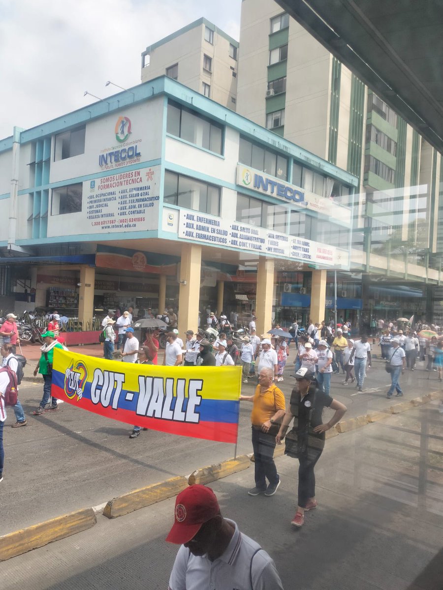 Noti90Minutos's tweet photo. #Reporte90 Así avanzan las marchas en Cali a favor del Gobierno de Gustavo Petro. Este es el panorama en la Av. Las Américas.
Las marchas irán por la calle 5ta hacia el norte, luego voltearán a la carrera 10 e irán por la calle 9 hasta llegar a la Gobernación del Valle. https://t.co/Wi9Asbkv3L