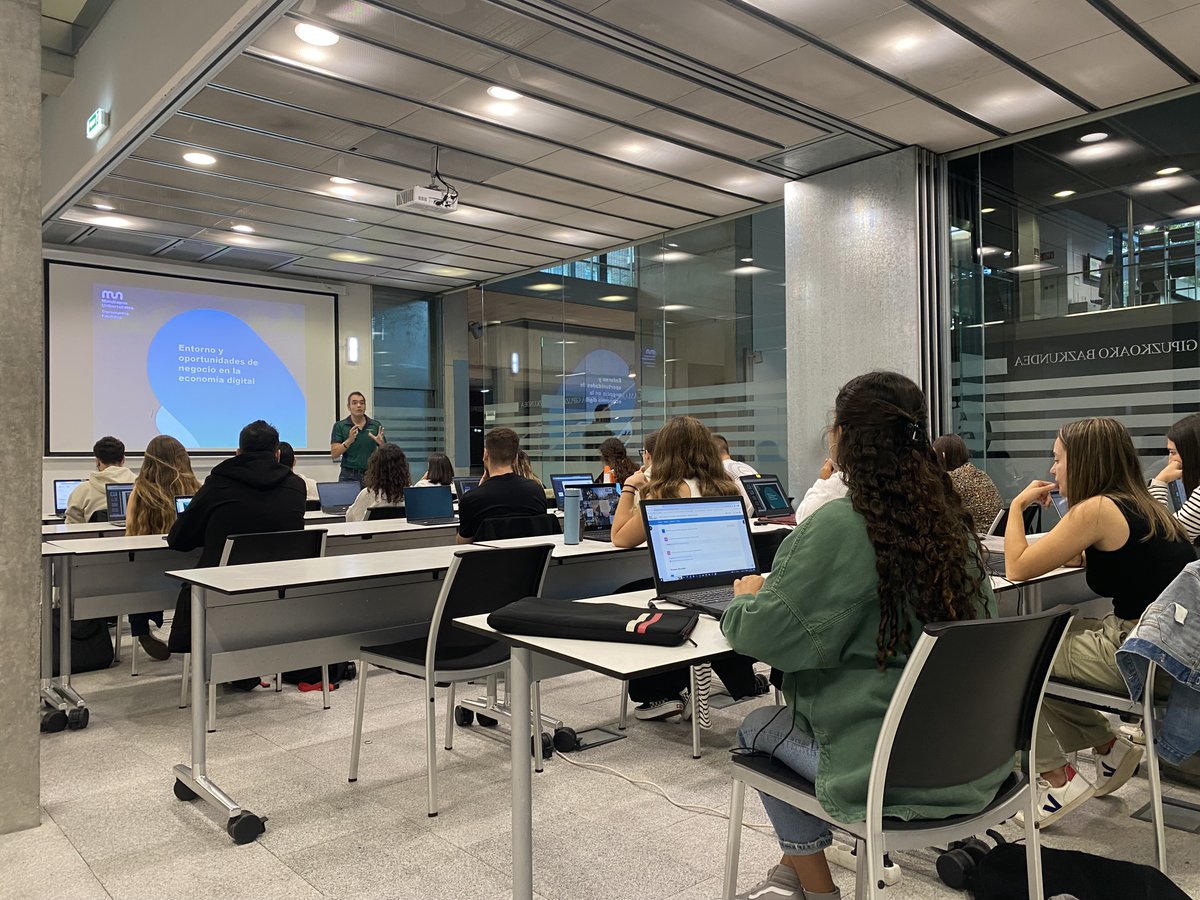 MU Marketing Digital tweet media