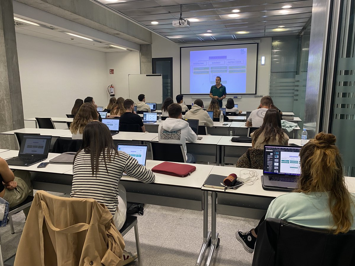 MU Marketing Digital tweet media