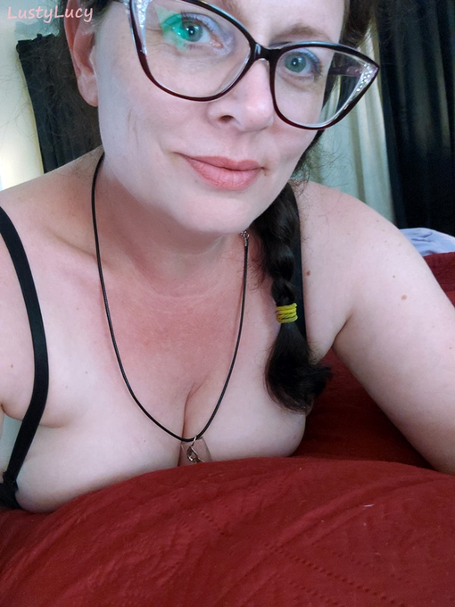 Just did a HOT  Virtual 3-way show with @LustyLucyPlays message to book your show too! trust me you don't<a class="tags" href="/tag/lustylucyplays">@lustylucyplays</a>