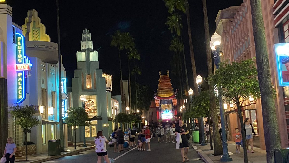ManuCastrillonM's tweet photo. Super excited to kick off the #GHC23 week with an Uber welcome dinner at Disney World that I had the honor to organize ✨ #lifeAtUber @Uber https://t.co/orWs3Fx4Jv