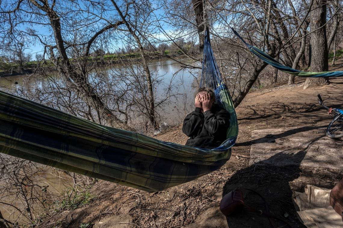 New: Six months ago, the state gave Sacramento County $25M to shelter unhoused people living on the American River Parkway.

It has not yet spent it.

sacbee.com/news/local/art…