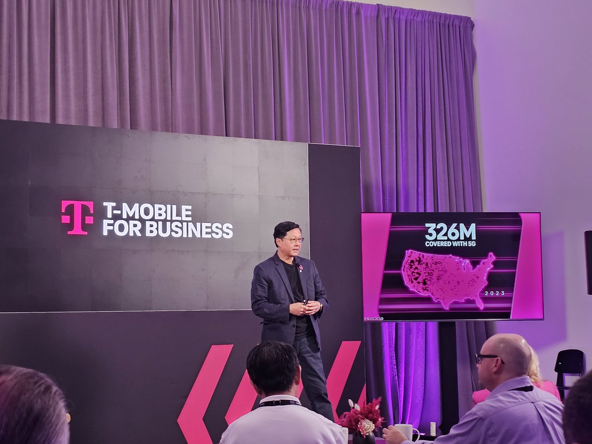 JeffFieldhack's tweet photo. @TMobile John Saw giving the growth story. 98% of US consumers covered by 5G, 70% of data traffic sent over 5G, 70% of base has 5G device, fastest growing BB provider (fwa). #MWC23 #counterpointtr https://t.co/FkSWtCpBuf