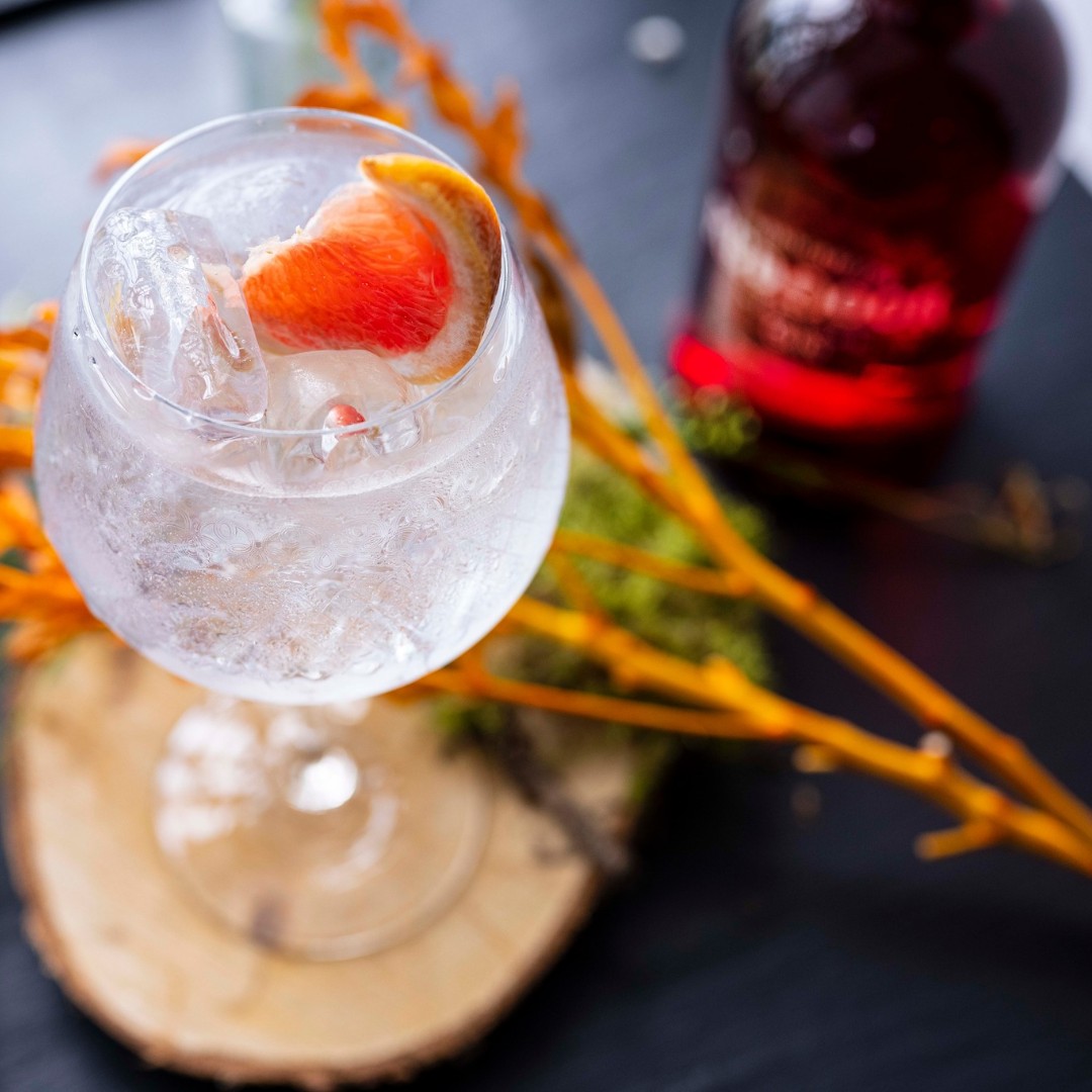 We recommend drinking our gin from a balloon glass as the large round body perfectly traps the complex aromas, allowing you to taste Red Door Gin's full flavours. Fill your glass with ice, pour over Red Door Gin, and top with tonic.

#RedDoorGin #ScottishGin