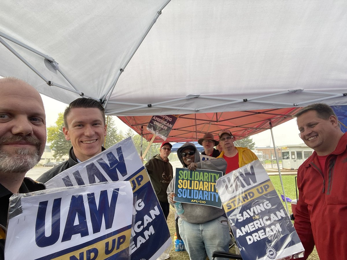 Union auto workers have formed the backbone of the American middle class for generations. I was proud to stand with striking UAW workers in Plymouth yesterday along with @RepFreiberg.
