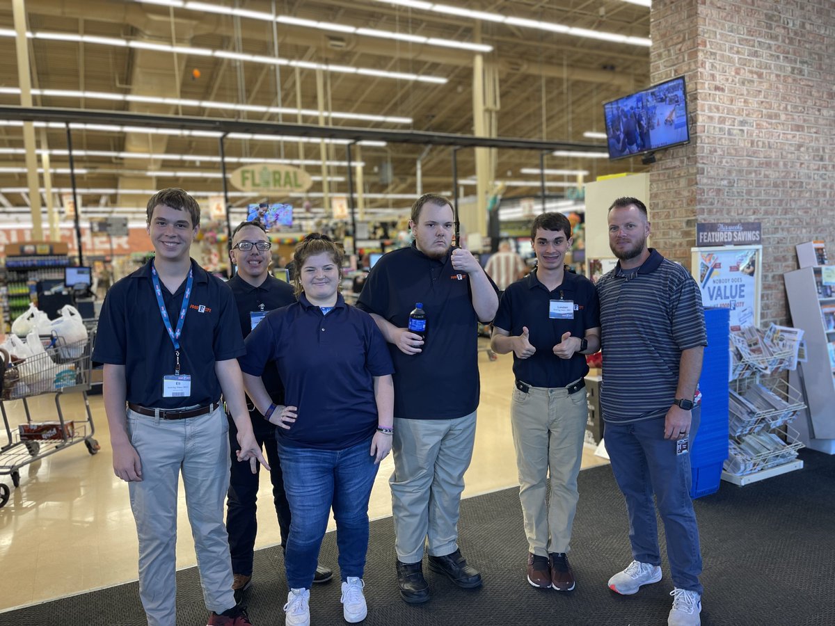 DBHS_TSW's tweet image. Had a great time visiting job sites this morning! Our TSW students are working hard and having fun at the same time! I’m proud of our students and thankful for our many TSW business partners!

@KCS_SpecProgram @kcs__district #DBHSTSW23 #WBLinTN