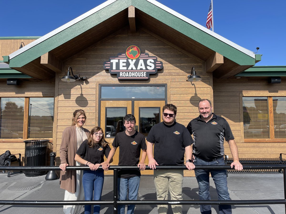 DBHS_TSW's tweet image. Had a great time visiting job sites this morning! Our TSW students are working hard and having fun at the same time! I’m proud of our students and thankful for our many TSW business partners!

@KCS_SpecProgram @kcs__district #DBHSTSW23 #WBLinTN