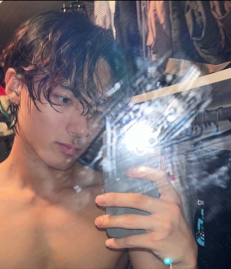 kimsunwoorld's tweet image. this eric:                         with this juyeon: