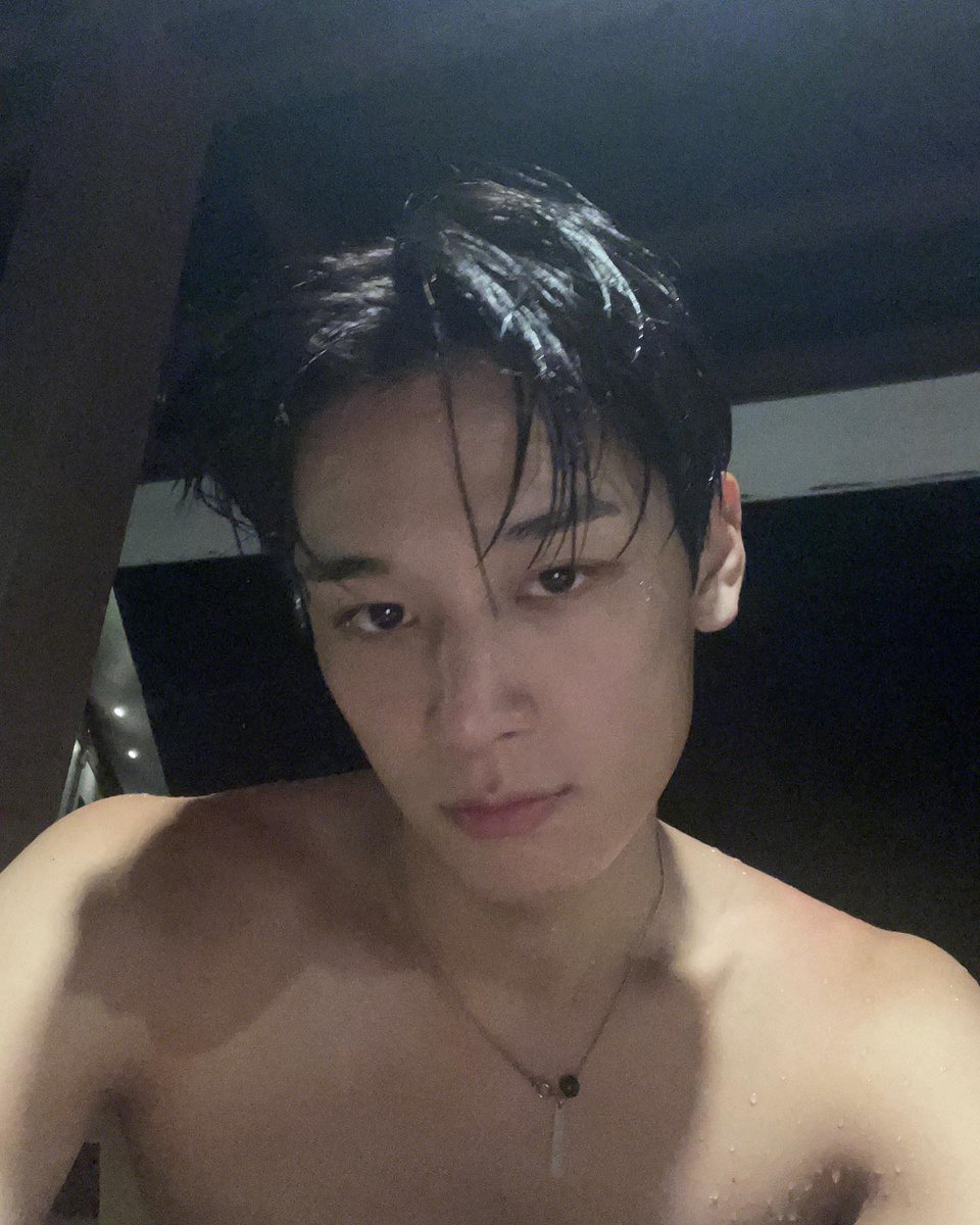 kimsunwoorld's tweet image. this eric:                         with this juyeon: