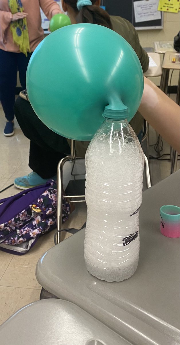 KroeperMiss's tweet photo. Today in my science class we did an experiment to help follow the steps of the scientific method. @OB_Dougherty @FazioSally @OBPS_DOSS https://t.co/wvo97sNMCq