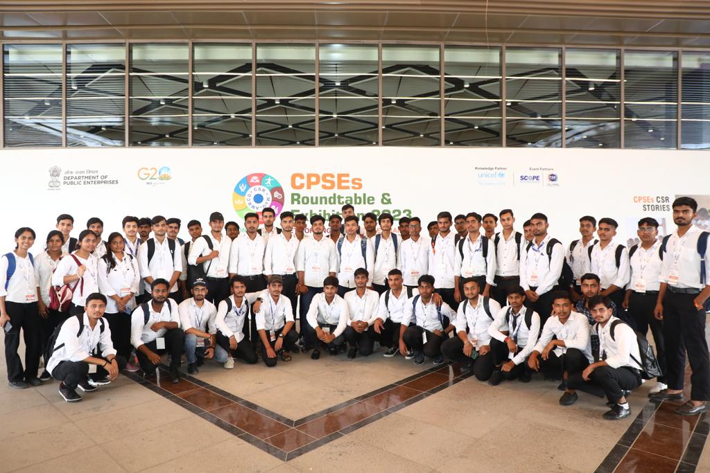DPE_GoI's tweet photo. Over 1500 Students from Educational Institutions visited CPSE CSR Exhibition.
#CSRExhibition #HealthyNationHappyNation #AspirationalDistricts #SwachhtaHiSewa #Vidyanjali #Stunting #TBMuktBharat #AnaemiaControl #TOPS #FinMin #DPE https://t.co/NFBAVP6vGt