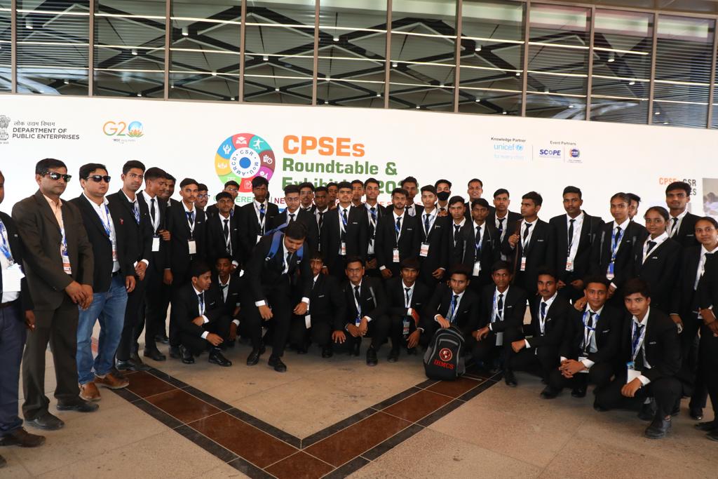 DPE_GoI's tweet photo. Over 1500 Students from Educational Institutions visited CPSE CSR Exhibition.
#CSRExhibition #HealthyNationHappyNation #AspirationalDistricts #SwachhtaHiSewa #Vidyanjali #Stunting #TBMuktBharat #AnaemiaControl #TOPS #FinMin #DPE https://t.co/NFBAVP6vGt