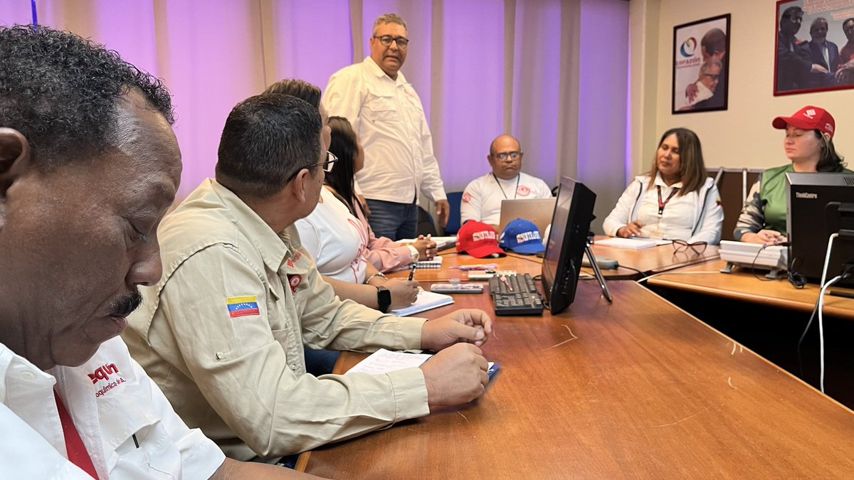 💯 Bloque Histórico junto a movimientos sociales de <a href="/pequivenjose/">Pequiven CPJAA</a> revisan cumplimiento de metas del año 2023. 

#claseobrera
#cptt 
<a href="/NicolasMaduro/">Nicolás Maduro</a> 
<a href="/TellecheaRuiz/">Rafael Tellechea</a> 
<a href="/nlaconchamolina/">@NLaConchaMolina</a> 
<a href="/elguerrero9523/">José Miguel Guerrero</a> 
<a href="/Sintrapepf_Org/">Sintrapepf.Org</a>